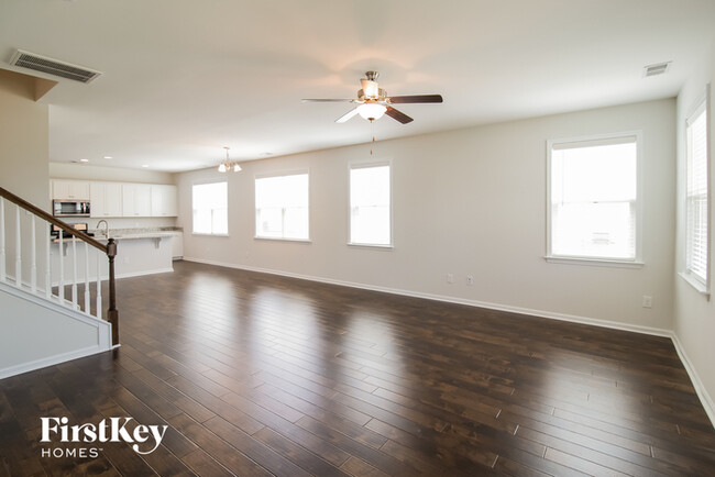 Building Photo - 105 Yorkshire Dr