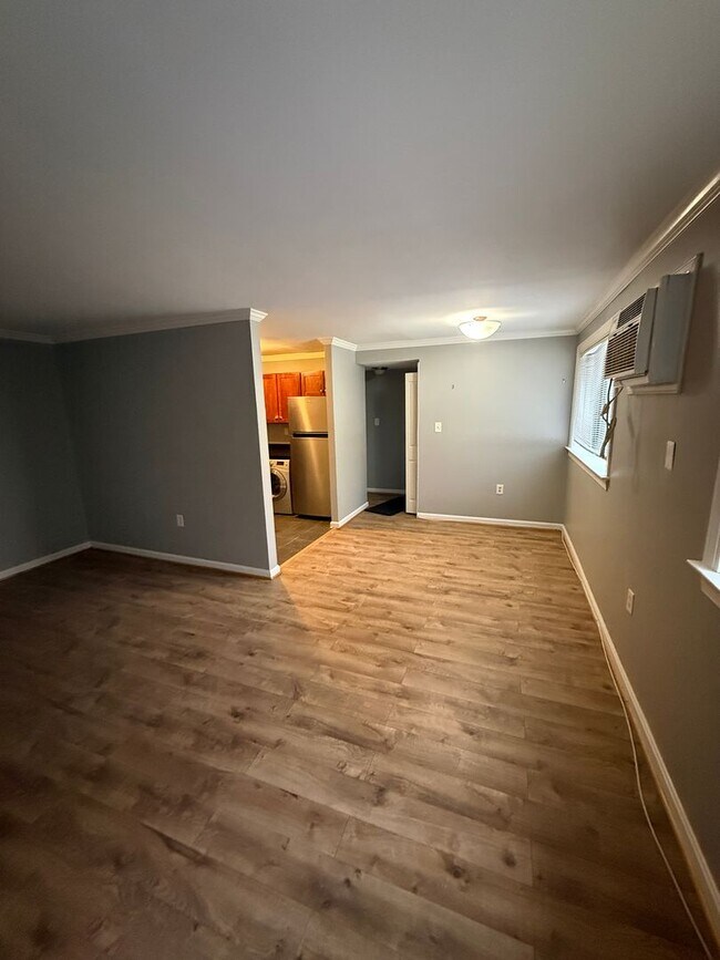Building Photo - Cozy 1 Bedroom 1 Bathroom Condo- Conveniently Located at DC line