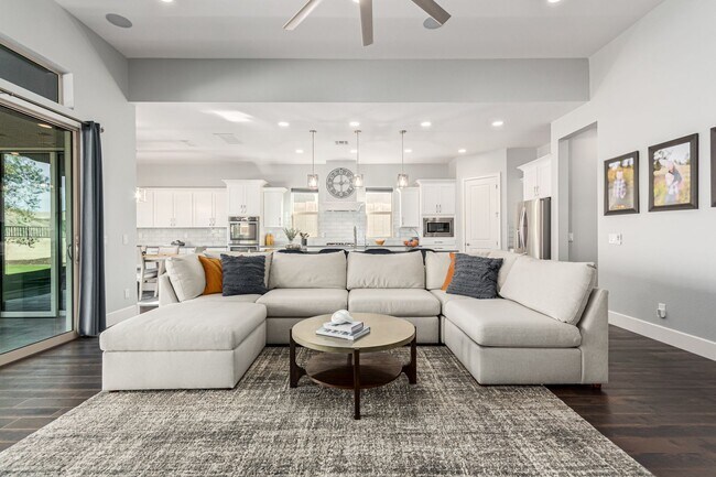 Foto del edificio - Your dream entertainer's home is here!