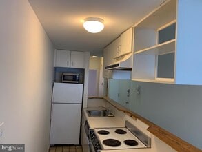 Building Photo - 1203 Locust St