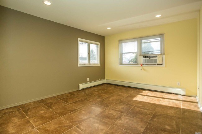 Foto del edificio - 94 Coolidge Ave