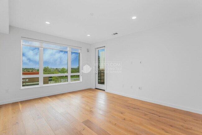 Building Photo - 400 El Camino Real