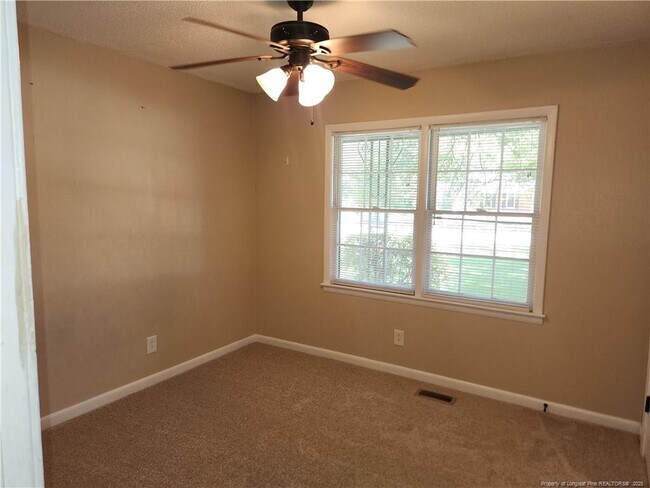 Building Photo - 6427 Kincross Ave