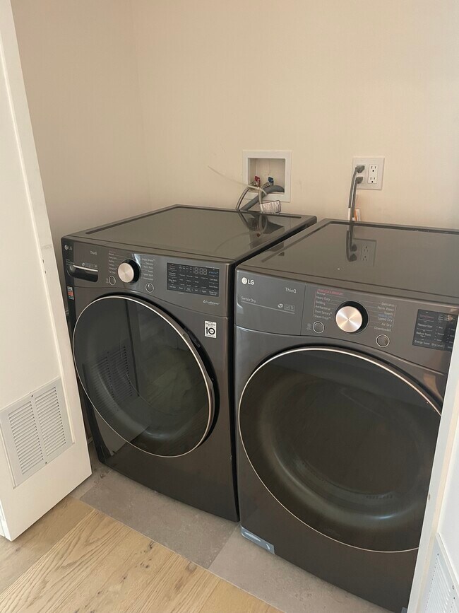 Laundry - 10419 Pandora Ct