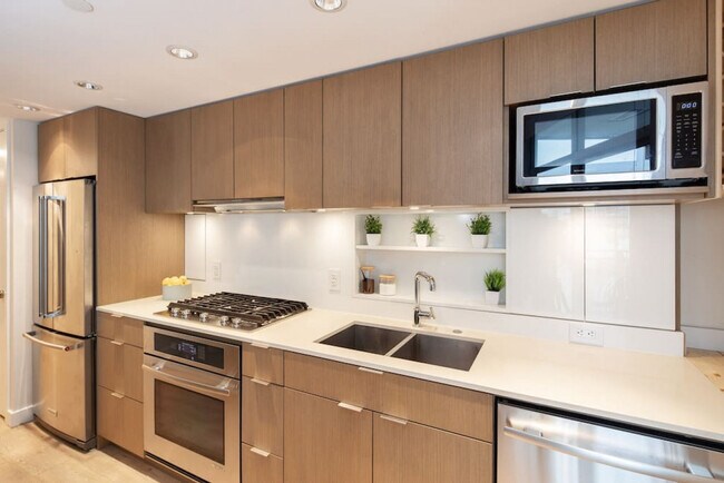 Photo du bâtiment - 161 E 1st Ave