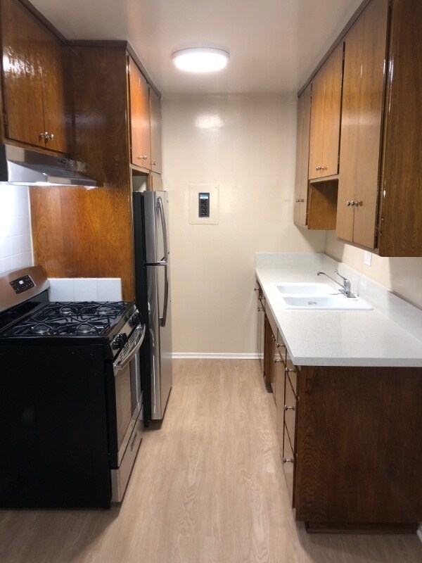 Foto del edificio - 567 N Holliston Ave