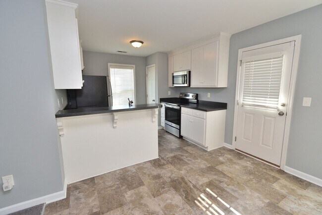 Foto del edificio - 1922 Sapphire Rd