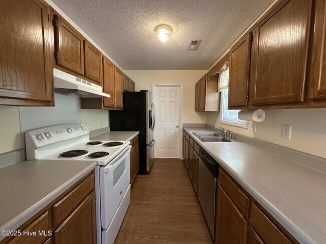 Foto del edificio - 125 Glenwood Dr