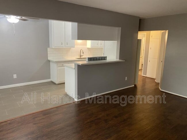 Building Photo - 2325 2nd St