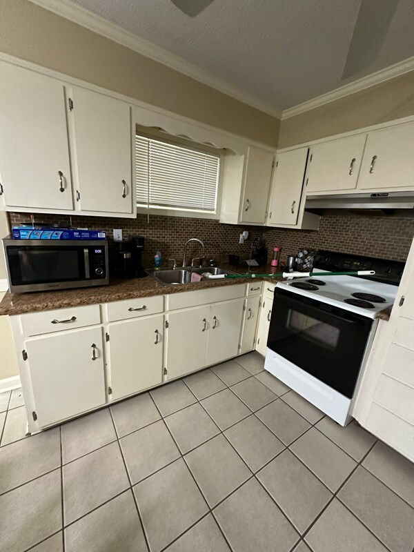 Foto del edificio - 5903 Blueridge Dr