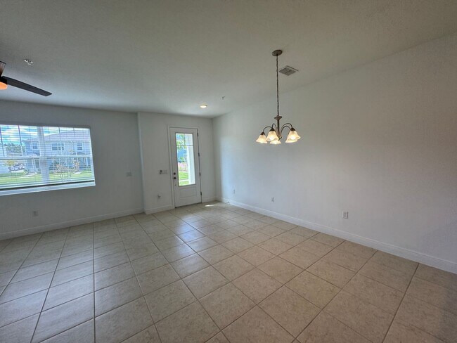 Photo - INTERNET INCLUDED! Modern 3 Bedroom, 2 Bat... House