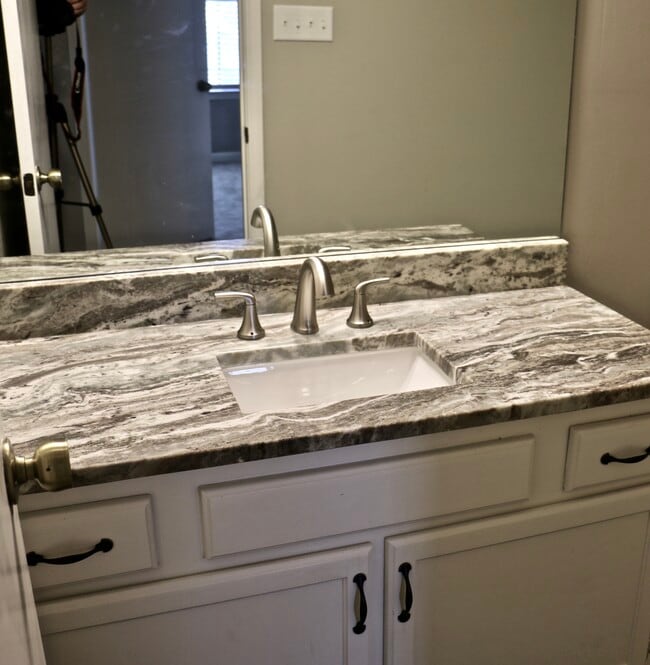 Upstairs Bathroom - 8335 Summa Ave