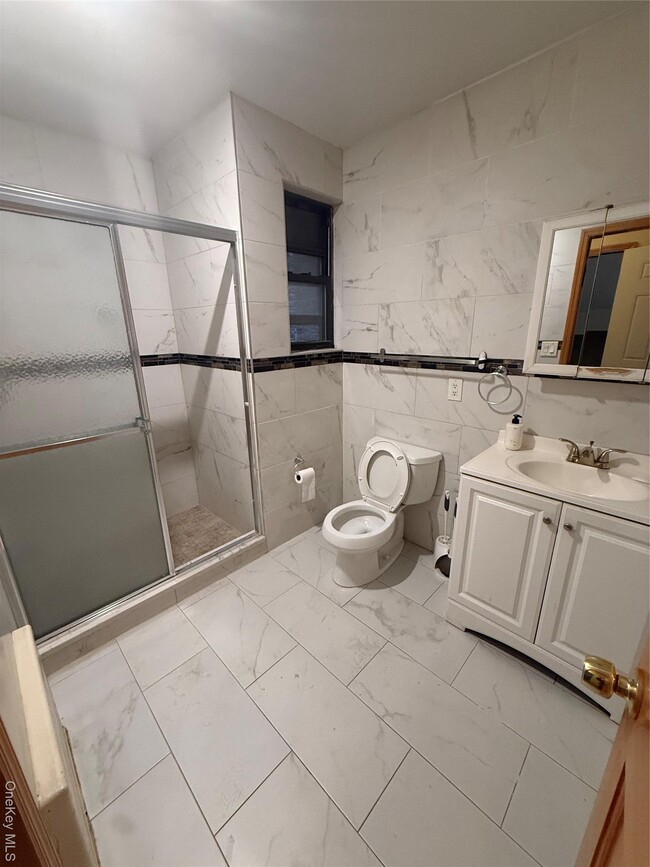 Foto del edificio - 51-12 Van Horn St