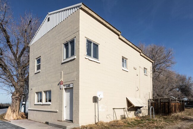 Foto del edificio - 2 BED 1 BATH DUPLEX IN ST ANTHONY