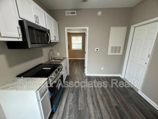 Building Photo - 4028 Remington Oaks Cir
