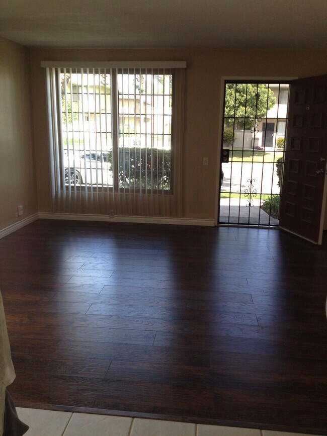 Building Photo - 308 Rancho Dr
