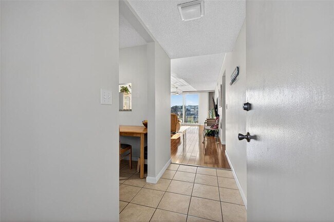 Foto del edificio - 7625 Sun Island Dr S