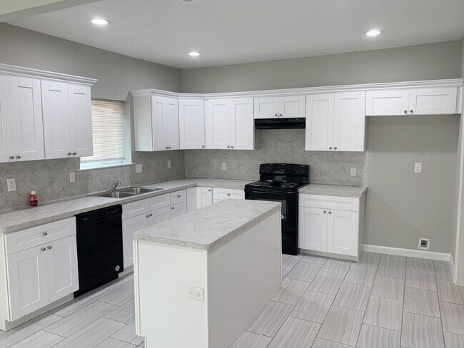 Building Photo - 309 Avenue A