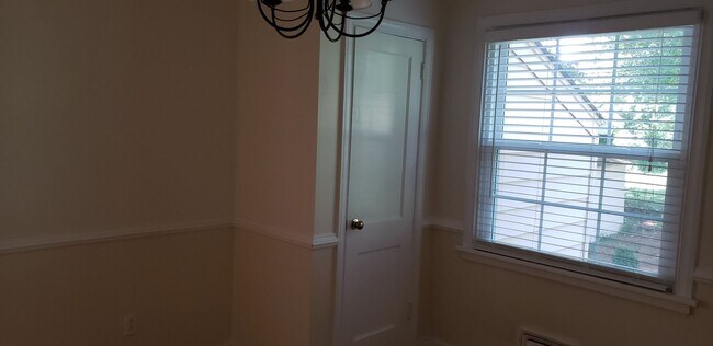 Foto del edificio - 6707 Wessex Ln