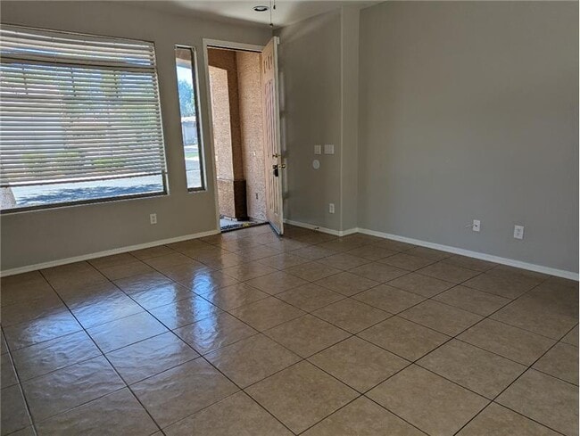 Foto del edificio - 1209 S Roger Way