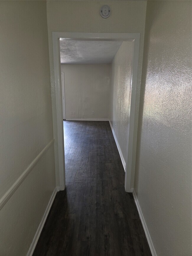 Foto del edificio - 6624 W Fuqua St