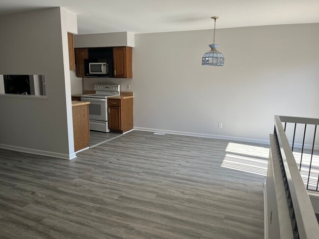 Building Photo - 1731 Cedarbrook Ct
