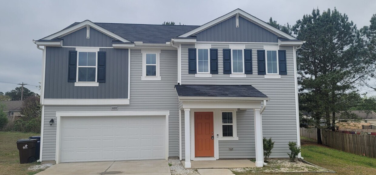 Primary Photo - Like New- Immaculate 2-Story Home w/ 5 Bed...
