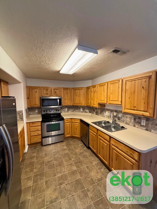 Foto del edificio - 8176 N Cedar Springs Rd