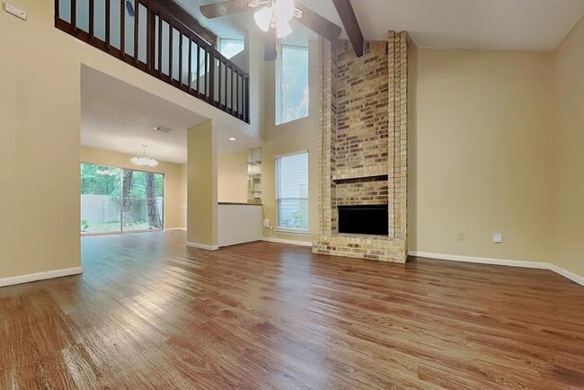 Foto del edificio - 11 Brentwood Oaks Ct