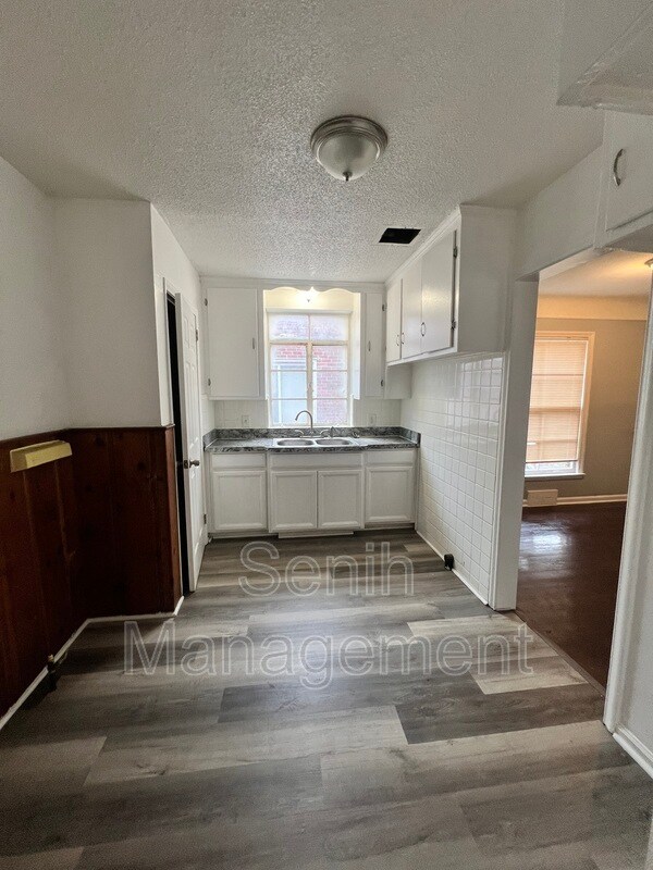 Foto del edificio - 7334 Thatcher St