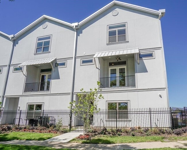 Foto del edificio - 3351 Kilgore St