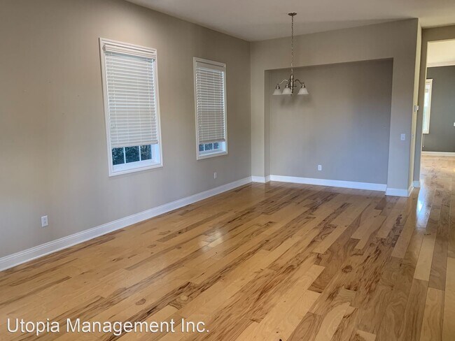 Building Photo - 4 br, 2.5 bath House - 16625 Honeybee Dr.