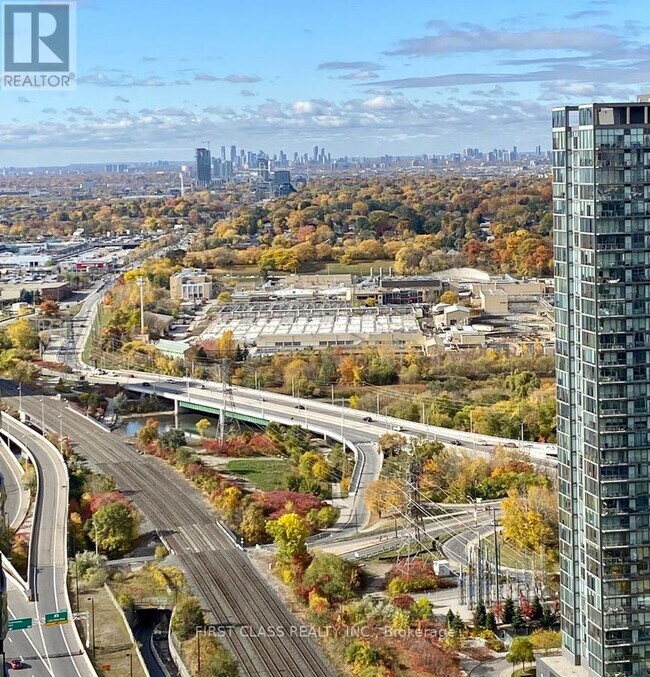 Building Photo - 1926 Lake Shore Blvd W