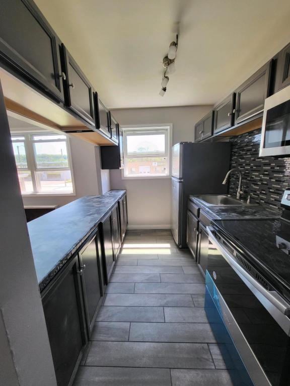 Foto del edificio - 1059 Midland Ave