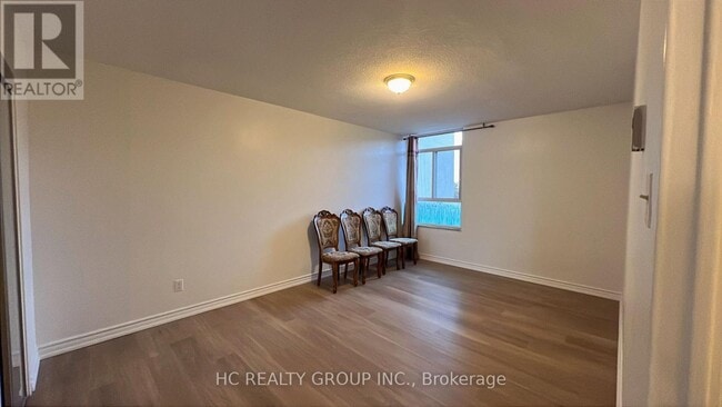 Photo du bâtiment - 2550 Pharmacy Ave