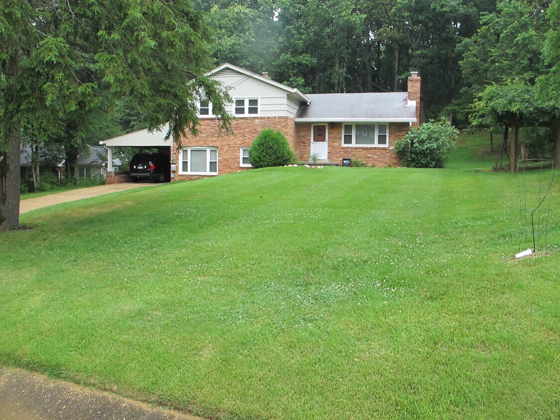 Primary Photo - 1115 Westbriar Ct NE