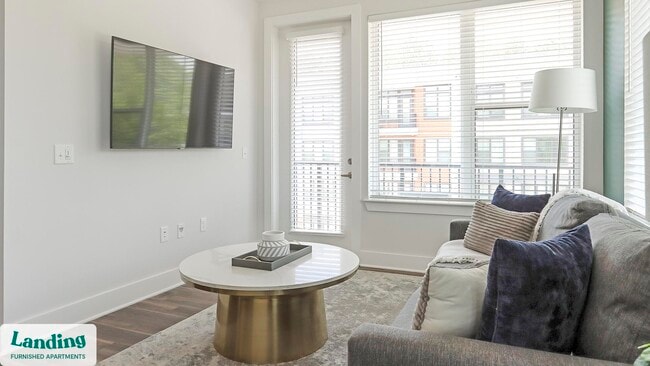 Building Photo - 2201 Glenwood Ave SE