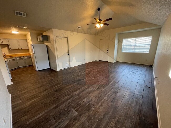 Foto del edificio - 514 S 58th St, Apt A- 3BD, 2BA, 1140 Sq Ft!