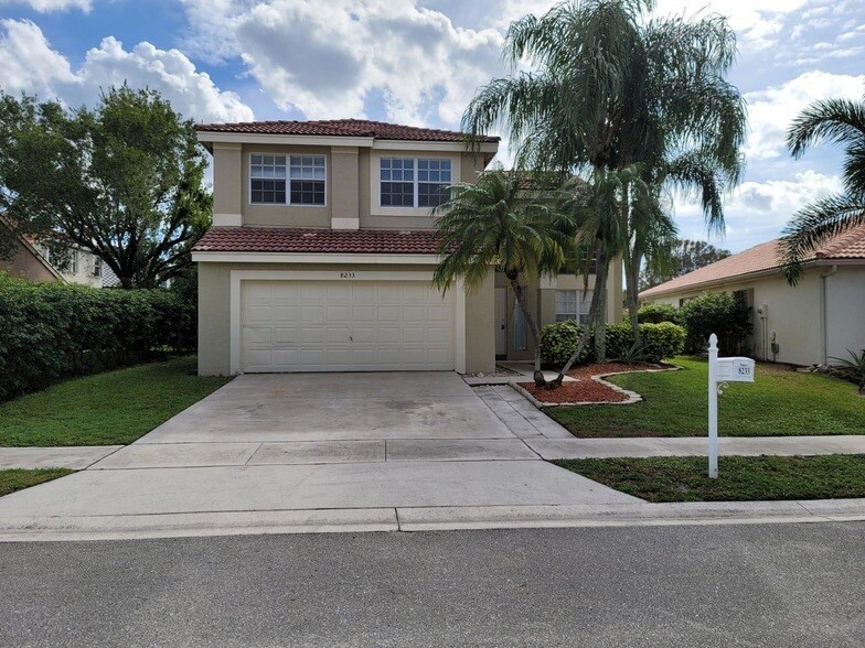 Foto principal - 8233 White Rock Cir