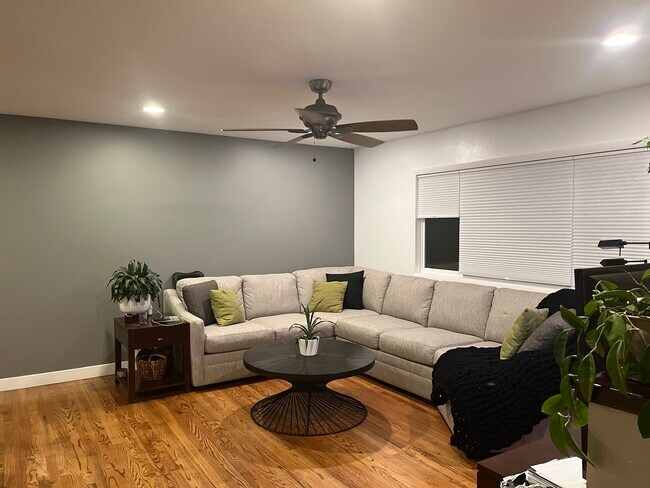 Foto del edificio - 1546 Maple St