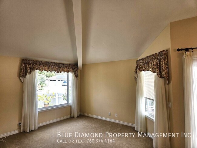 Building Photo - Spacious 3 Br, 2ba, in Carlsbad with views!