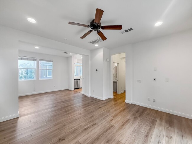 Foto del edificio - Great 2B/2.5BA Townhome in Escondido!