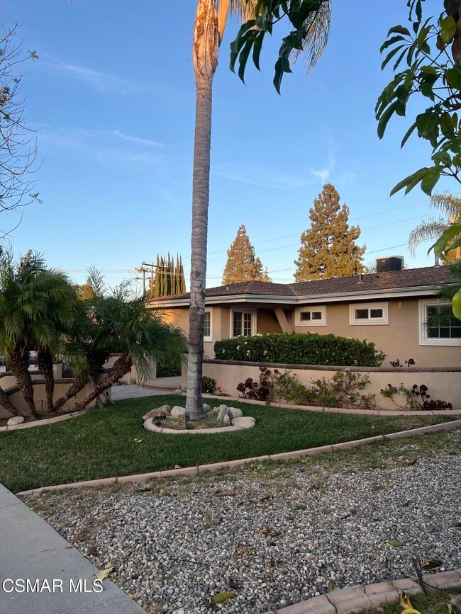 Building Photo - 3590 Evans Dr