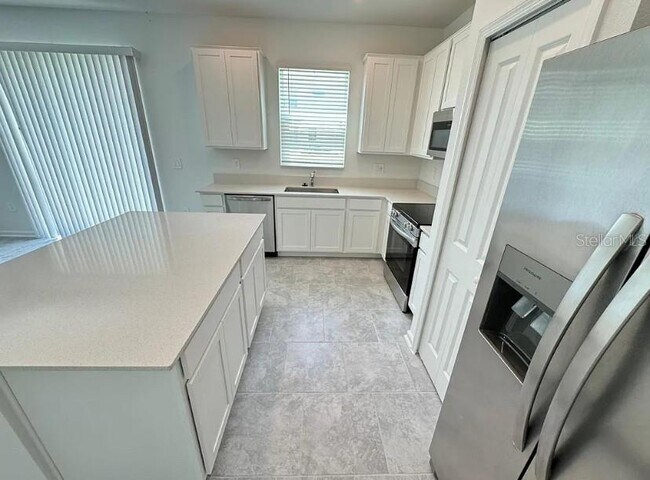 Building Photo - 3174 Laurent Lp