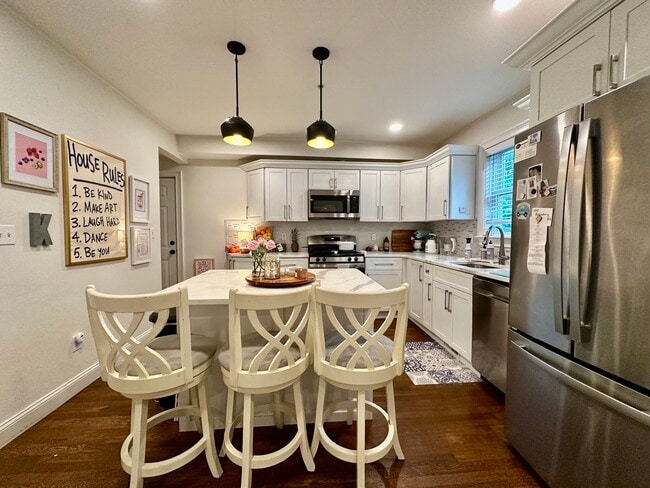 Building Photo - 21 Bellevue St