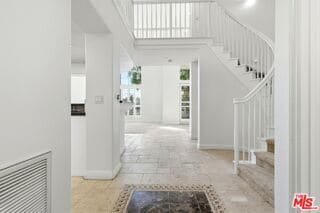 Building Photo - 5831 Seawalk Dr