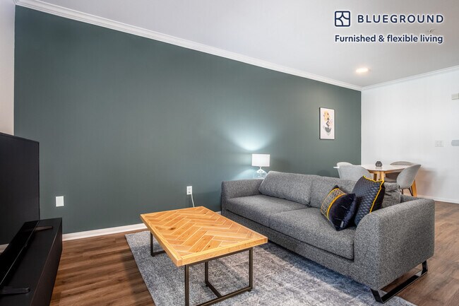 Foto del edificio - 1724 N Highland Ave