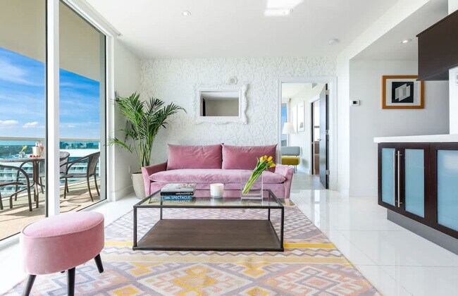 Foto del edificio - 2889 McFarlane Rd