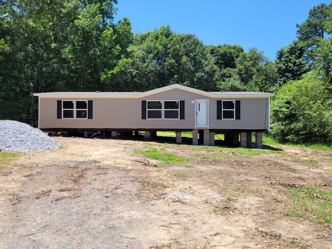 Building Photo - Madison County - Hull, Ga. –Three Bedroom ...