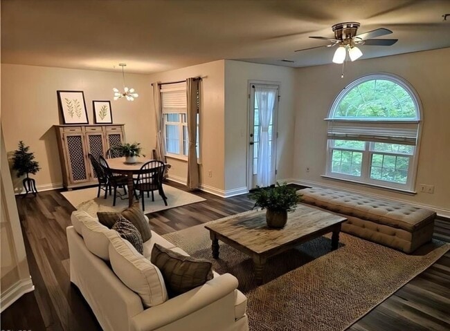 Building Photo - 2nd-level, 2-bedroom, 2-full bath condo